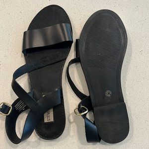 Like New Steve Madden Black Leather Sandals